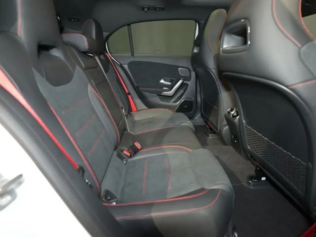 Mercedes-Benz A 35 AMG 4MATIC AMG Line