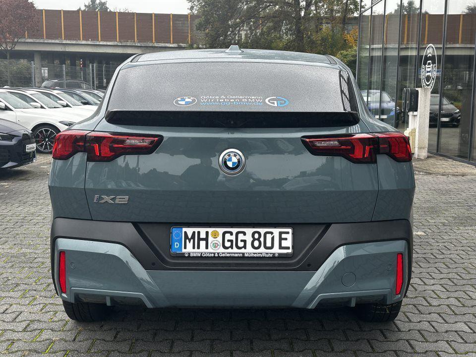 BMW iX2 xDrive30