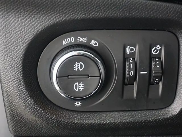 Opel Corsa 1.5 Turbo Edition