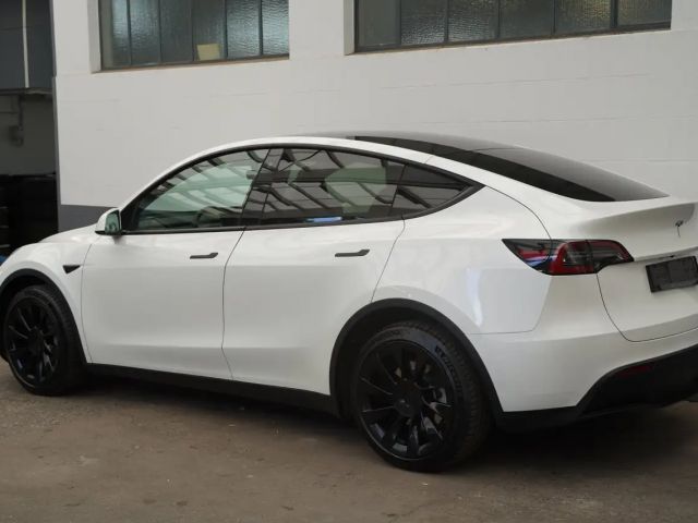 Tesla Model Y AWD Long Range