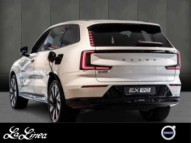 Volvo EX90 