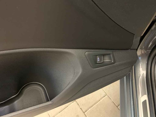 Volkswagen T-Roc T-Roc R LEDER*BLACK*PANO*DCC*AHK*CAM*MATRIX*19"