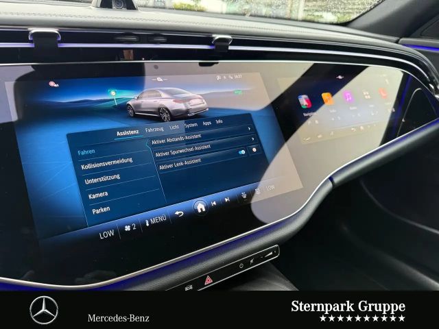 Mercedes-Benz E 220 AMG Line E 220 d Sedan