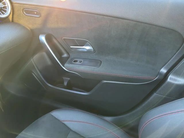 Mercedes-Benz A 200 A 200 d AMG Line