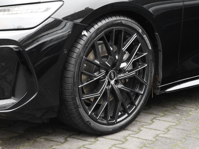 Audi A6 Avant Quattro S-Tronic