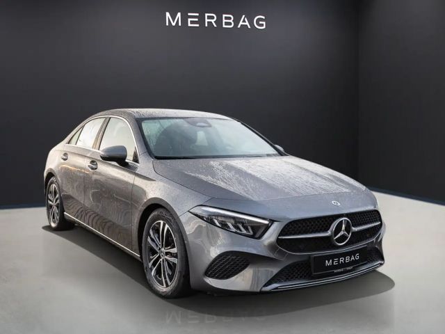 Mercedes-Benz A 200 A 200 d