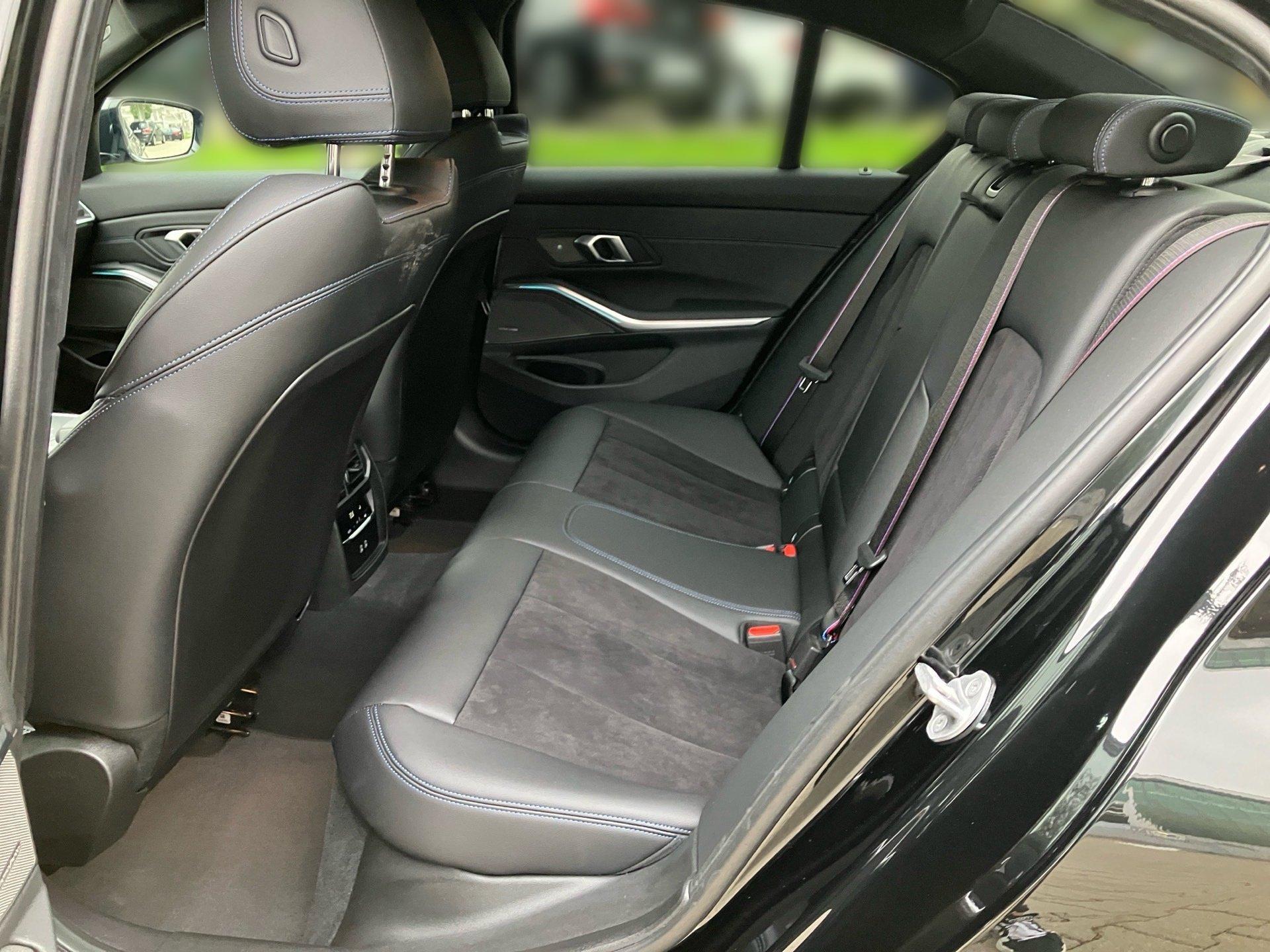 BMW 330 330i Sedan xDrive