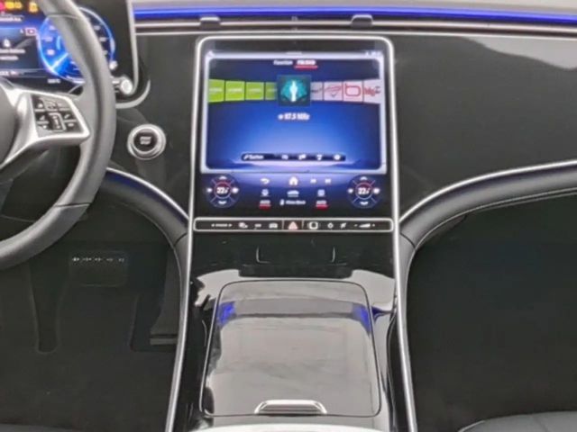 Mercedes-Benz EQE 300 Sedan