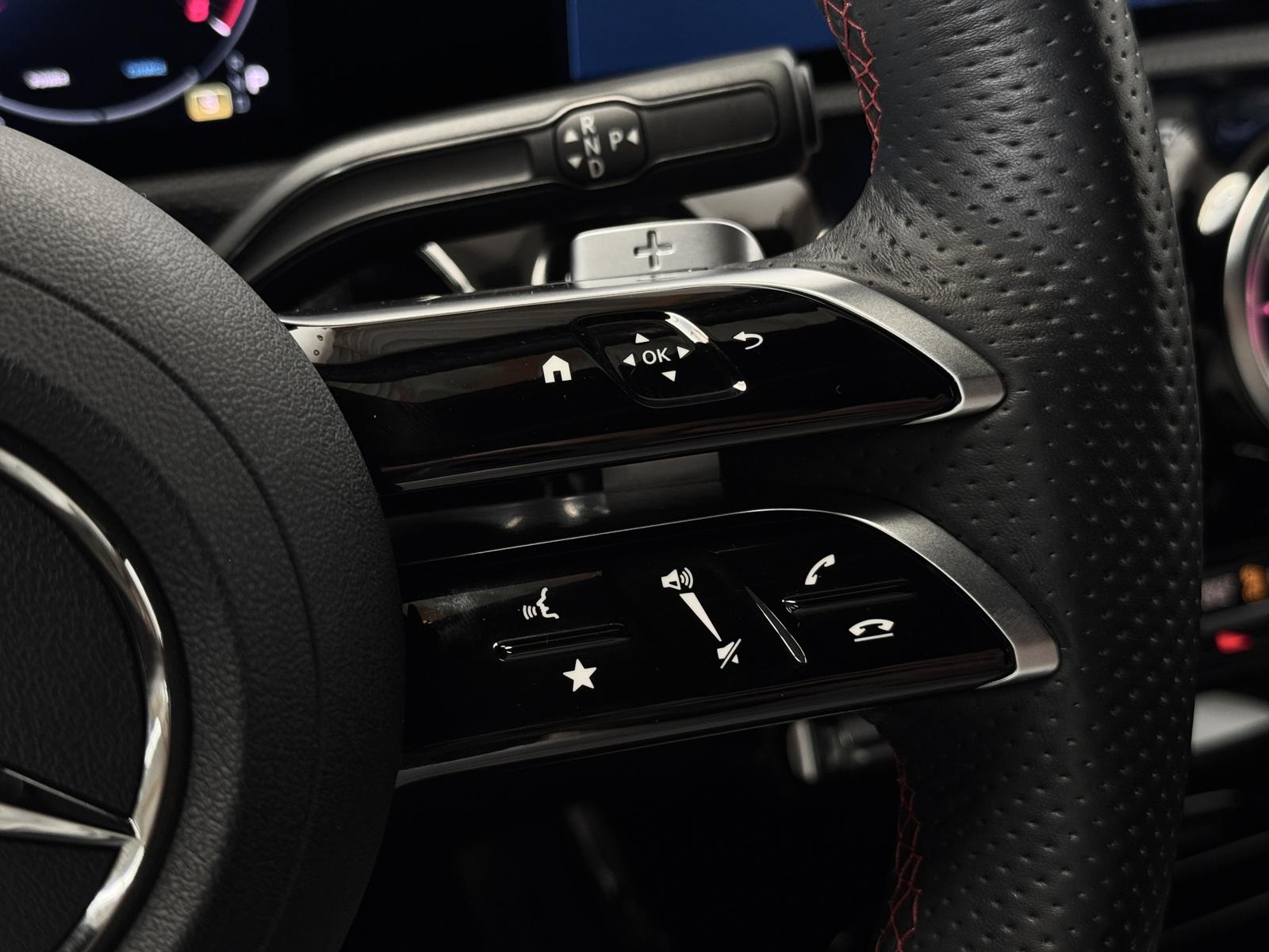 Mercedes-Benz CLA 200 AMG Line Coupé Sedan