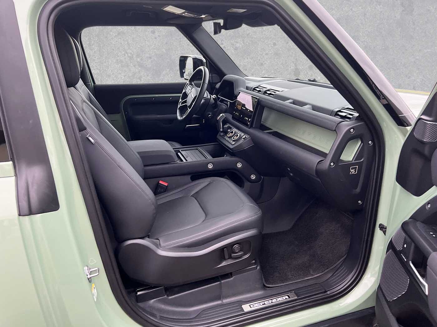 Land Rover Defender 90