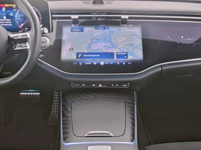 Mercedes-Benz E 220 AMG Line E 220 d