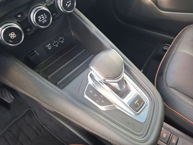 Renault Captur E-Tech Hybrid Iconic