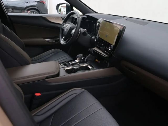 Lexus NX E-FOUR Overtrail