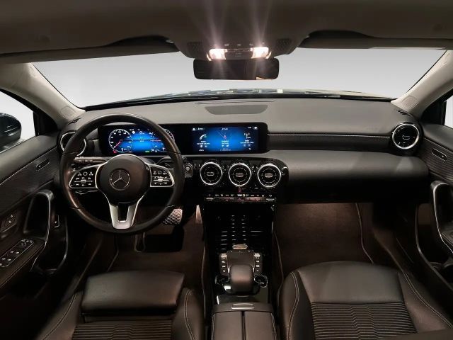 Mercedes-Benz A 250 A 250 e