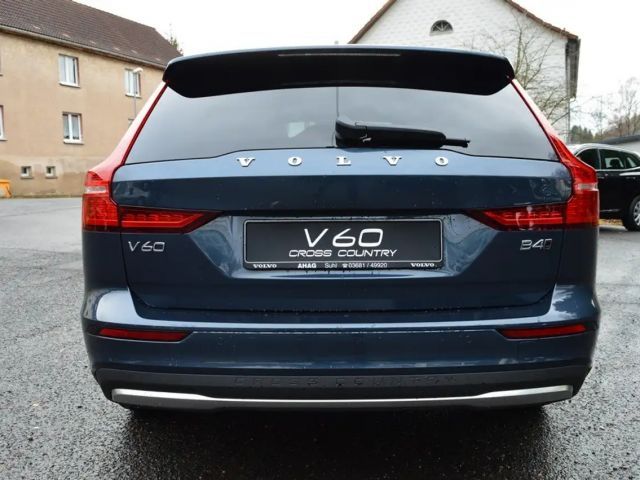 Volvo V60 Cross Country AWD Plus