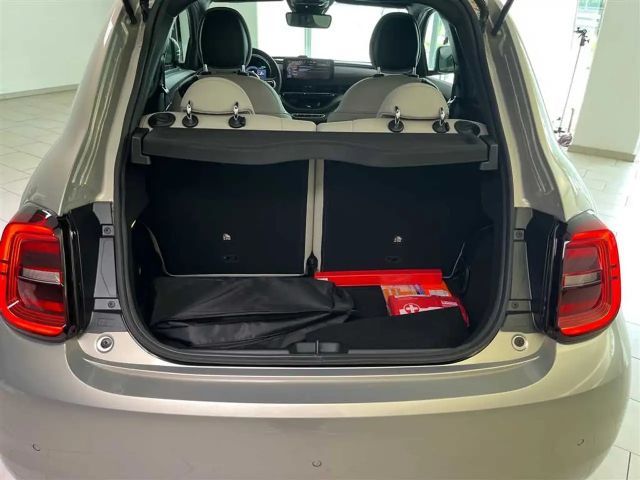 Fiat 500e 118PS "Giorgio Armani" Leder Navi