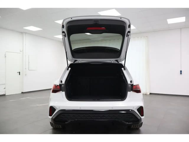 Audi A3 35 TFSI S-Line Sedan Sportback