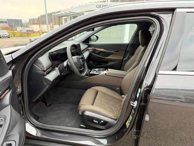 BMW i5 e40 T. HUD ACC SuView.Sitzbel.LiveProf.AHK19"