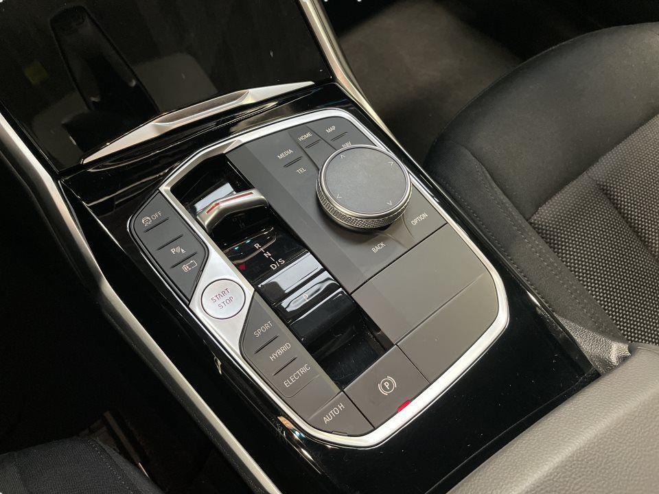 BMW 330 330e Touring