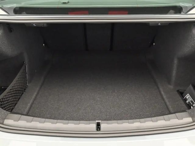 BMW 320 320i Sedan xDrive