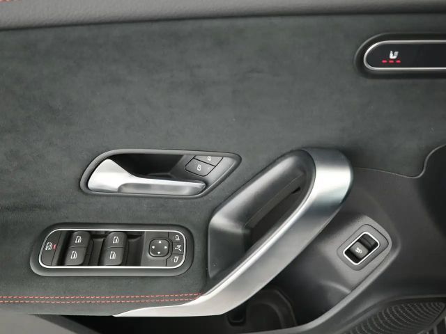 Mercedes-Benz CLA 200 AMG Line Coupé