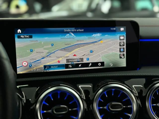 Mercedes-Benz CLA 200 AMG Line Sedan