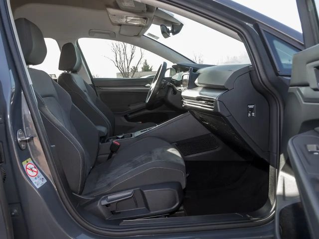 Volkswagen Golf 1.5 eTSI DSG Style Variant