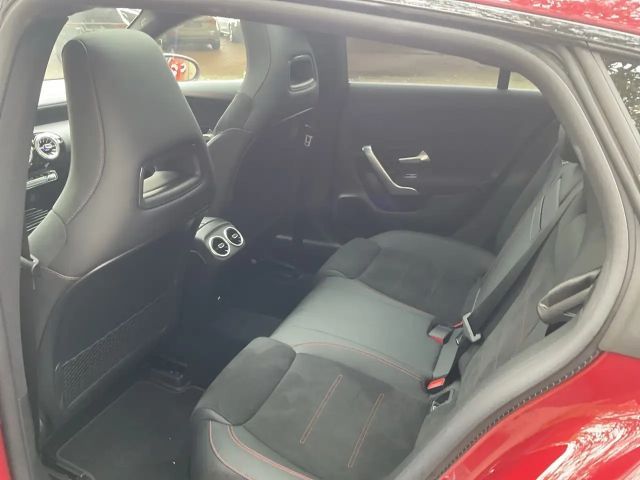 Mercedes-Benz CLA 180 AMG Line Shooting Brake