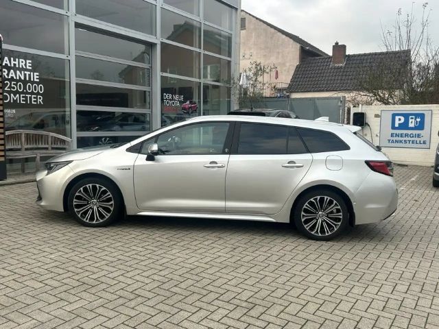 Toyota Corolla Hybride Team D