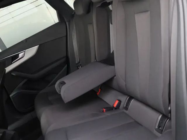 Audi A4 35 TFSI Sedan