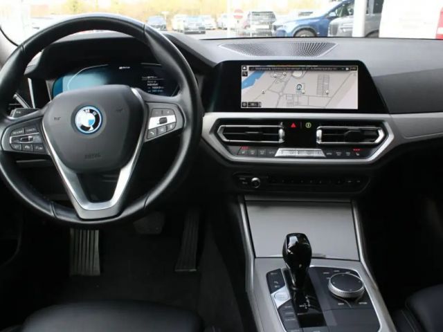 BMW 330 330e Advantage pakket Touring