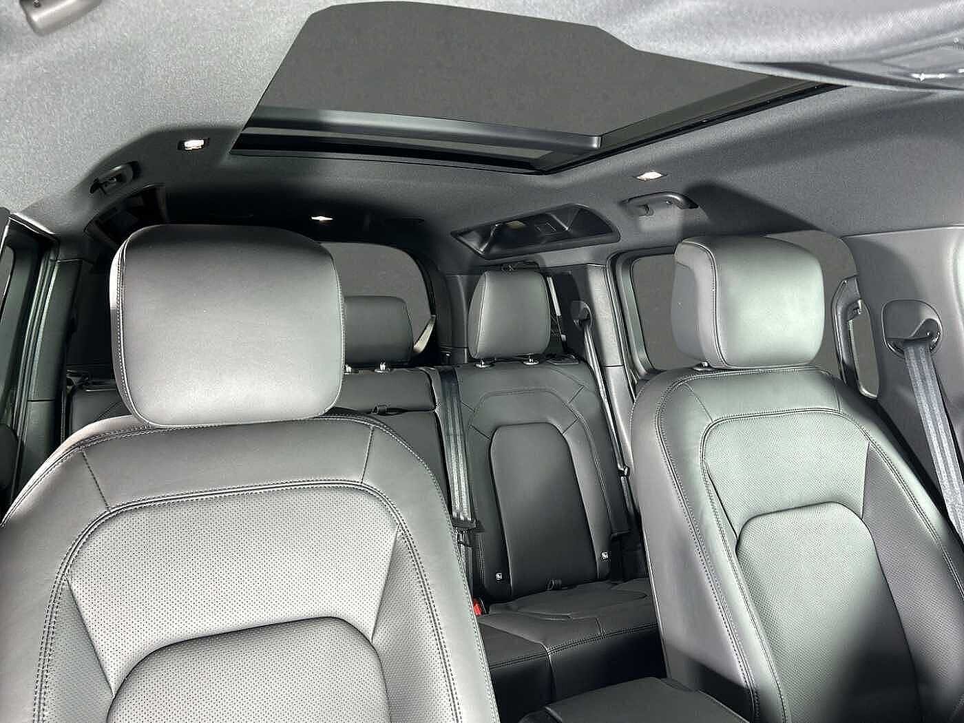 Land Rover Defender 110