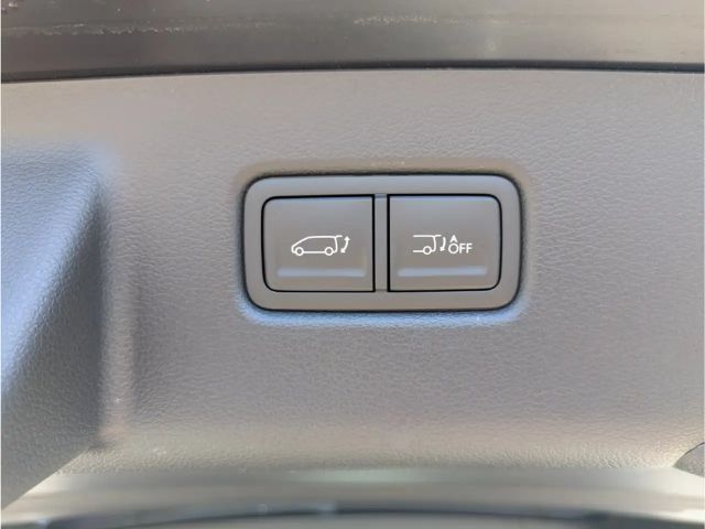 Hyundai Staria Signature