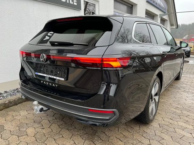 Volkswagen Passat 1.5 eTSI Business DSG Variant