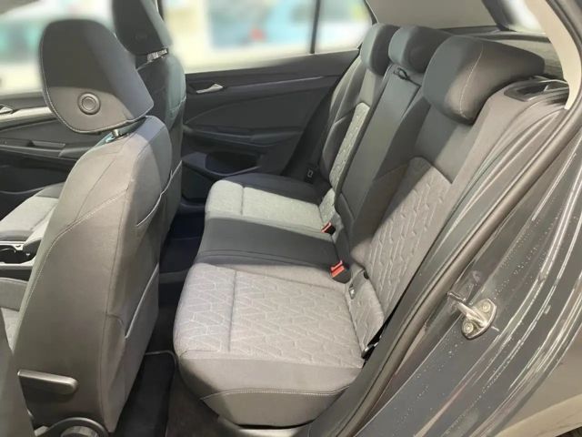 Volkswagen Golf 1.5 TSI Business Life Plus