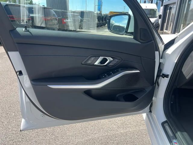 BMW 320 320d Sedan xDrive