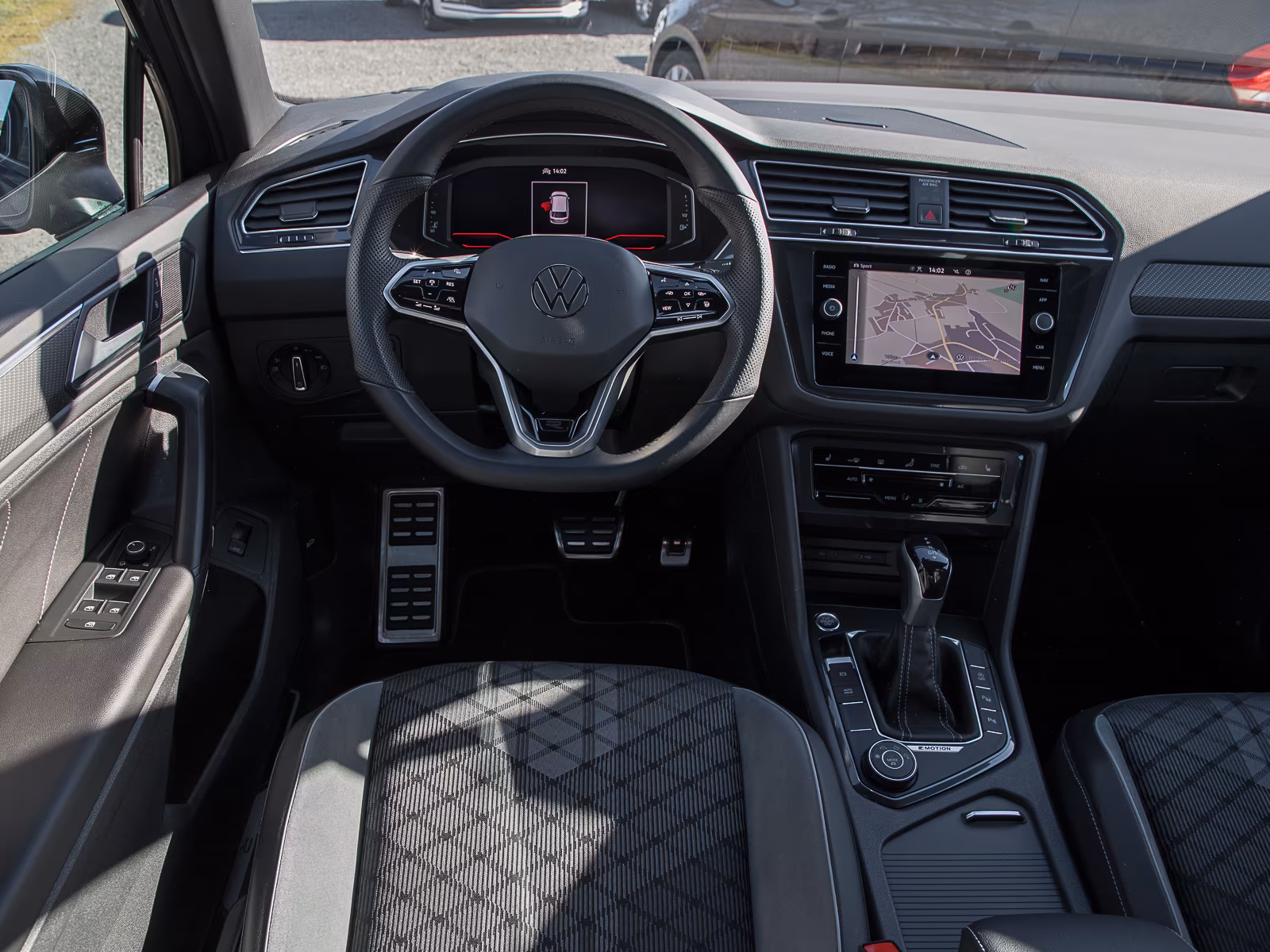 Volkswagen Tiguan 2.0 TDI DSG R-Line