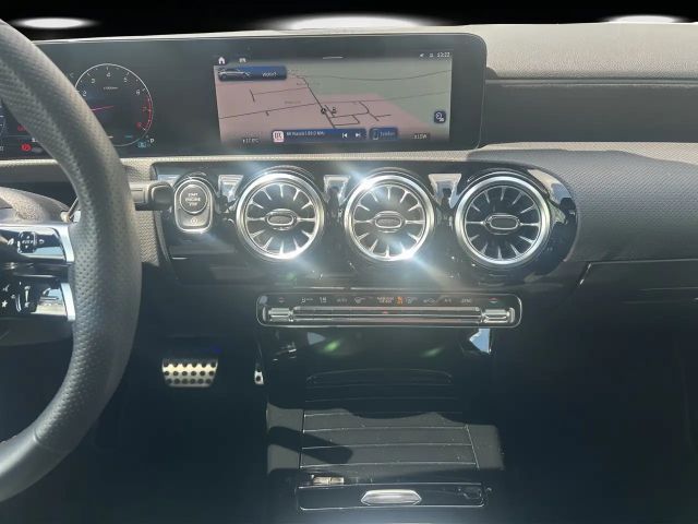 Mercedes-Benz A 200 AMG Line