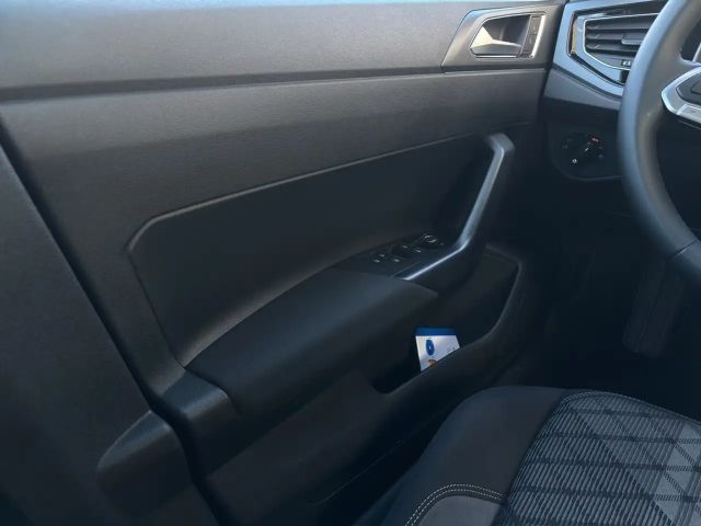 Volkswagen Polo 1.0 TSI DSG R-Line