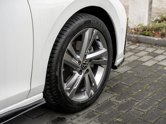 Volkswagen Golf 1.5 TSI Golf VIII R-Line