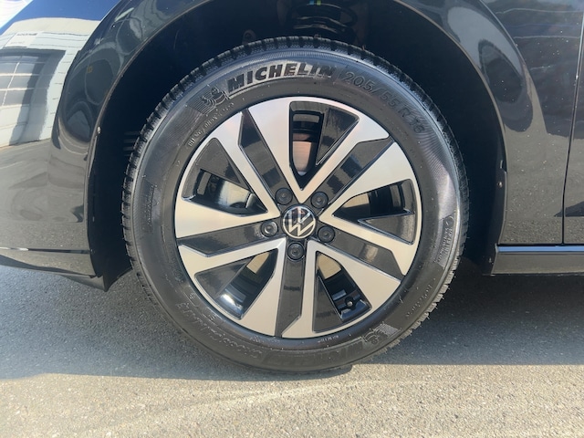 Volkswagen Golf 1.5 eTSI DSG