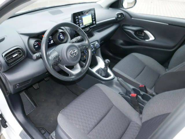 Toyota Yaris Hatchback Team D