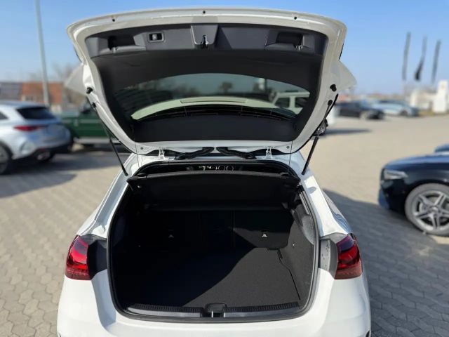 Mercedes-Benz A 180 AMG Line