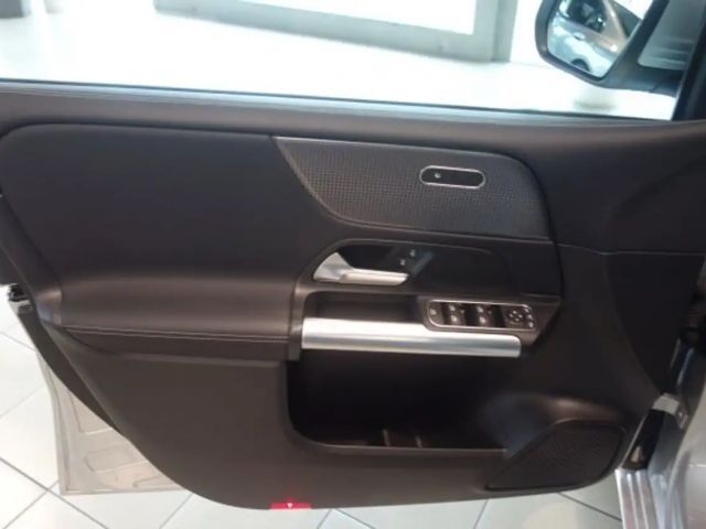 Mercedes-Benz B 180 Progressive