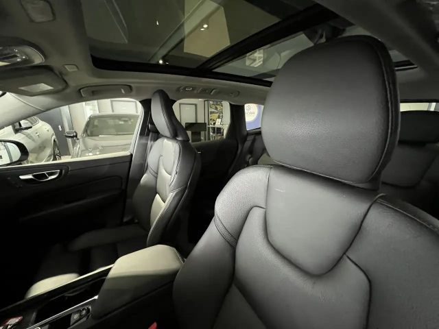 Volvo XC60 AWD Dark Plus Recharge T6