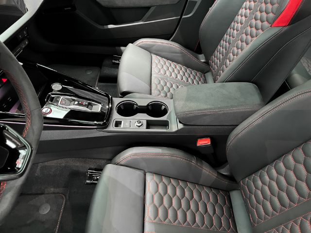 Audi RS3 Quattro S-Tronic Sedan