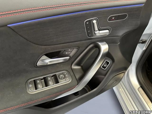 Mercedes-Benz CLA 200 AMG Line Shooting Brake