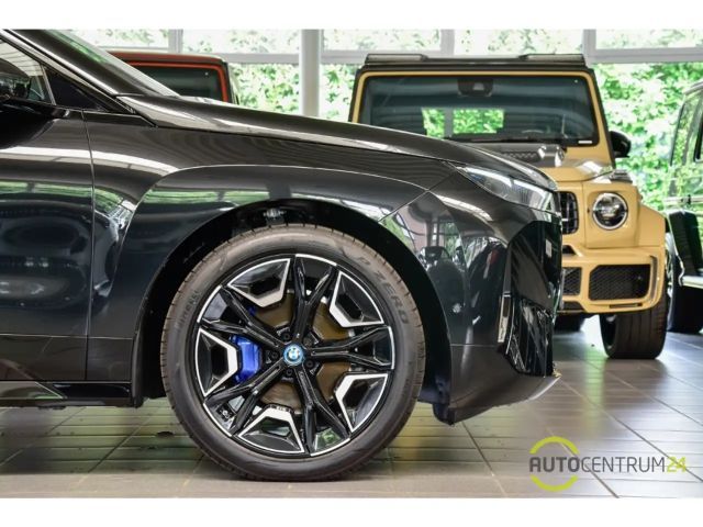 BMW iX 40 SkyLounge Massage HK HUD Soft Laser 360