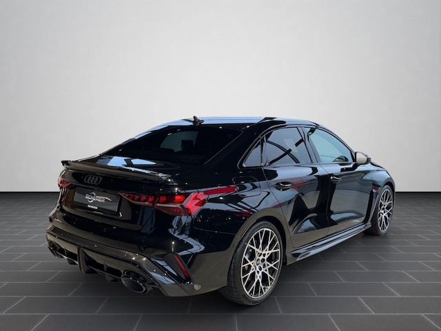 Audi RS3 Quattro S-Tronic Sedan