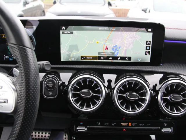 Mercedes-Benz CLA 200 AMG Line